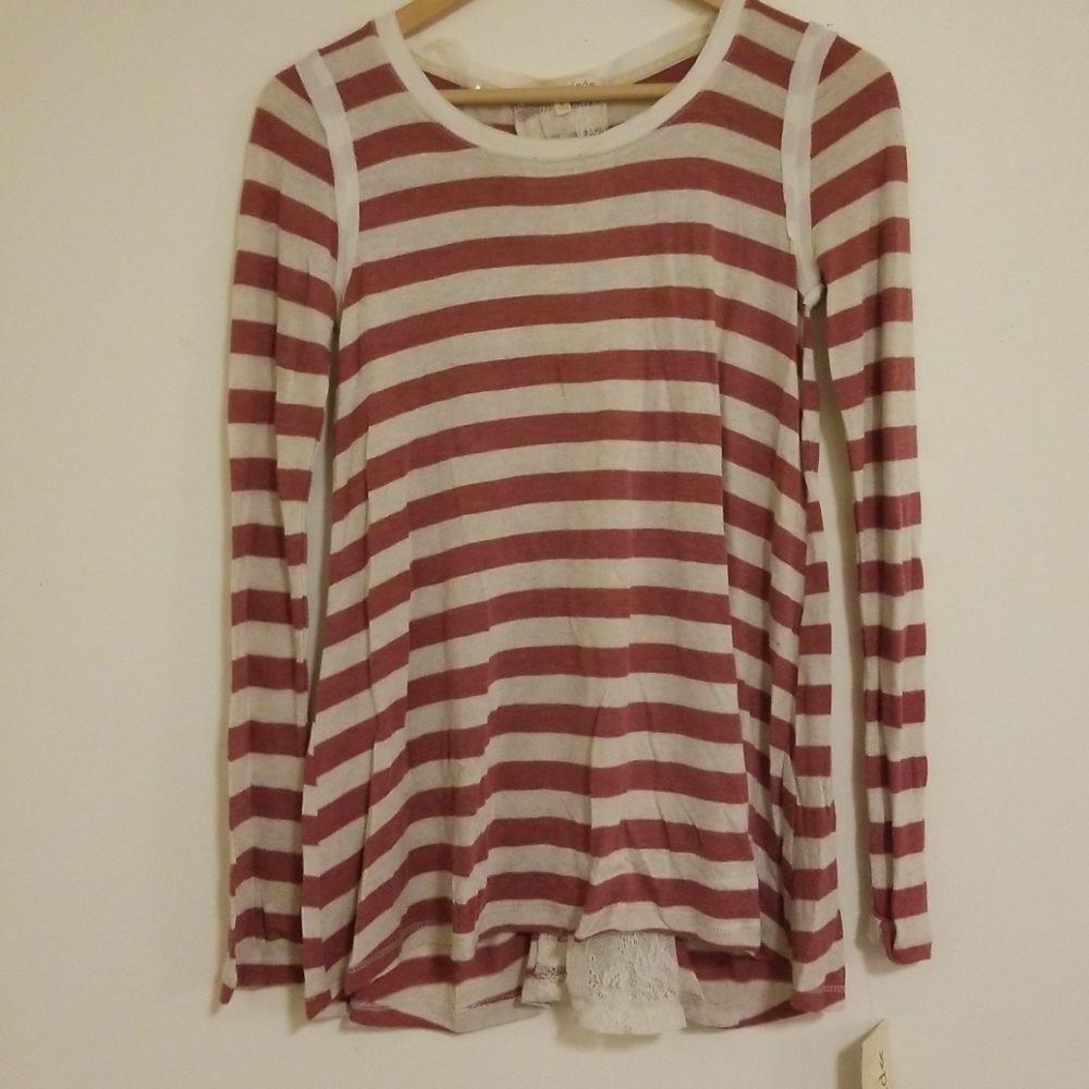 Lace split back tee - Picture 4 of 6